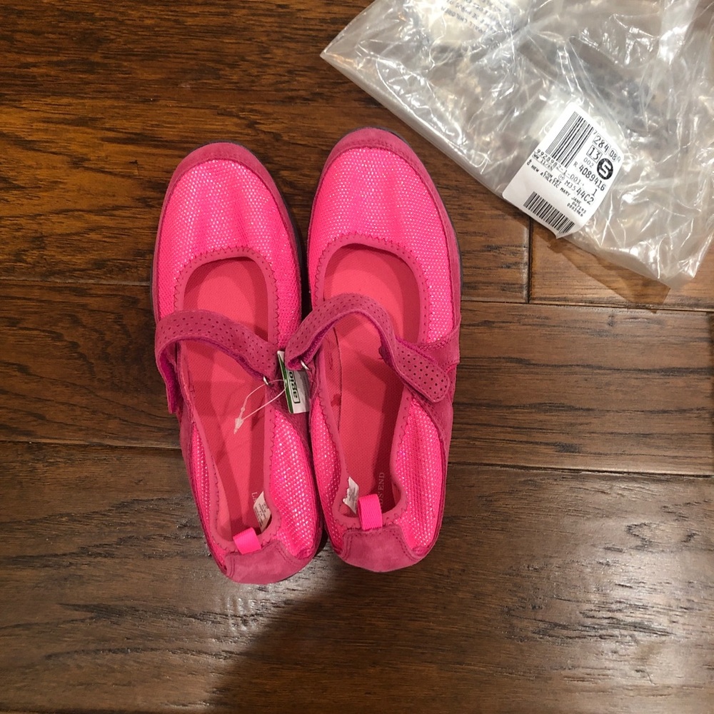 Girl’s Land’s End Pink Mary Jane Athletic Shoes 6M